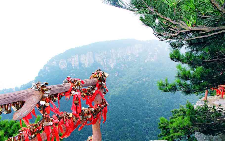 烟雨庐山，惊鸿一瞥