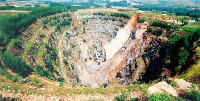 蒙山金伯利钻石矿景区