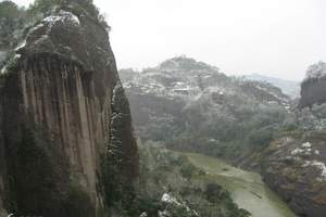 厦门到武夷山旅游双卧四日游_厦门去武夷山旅游_费用